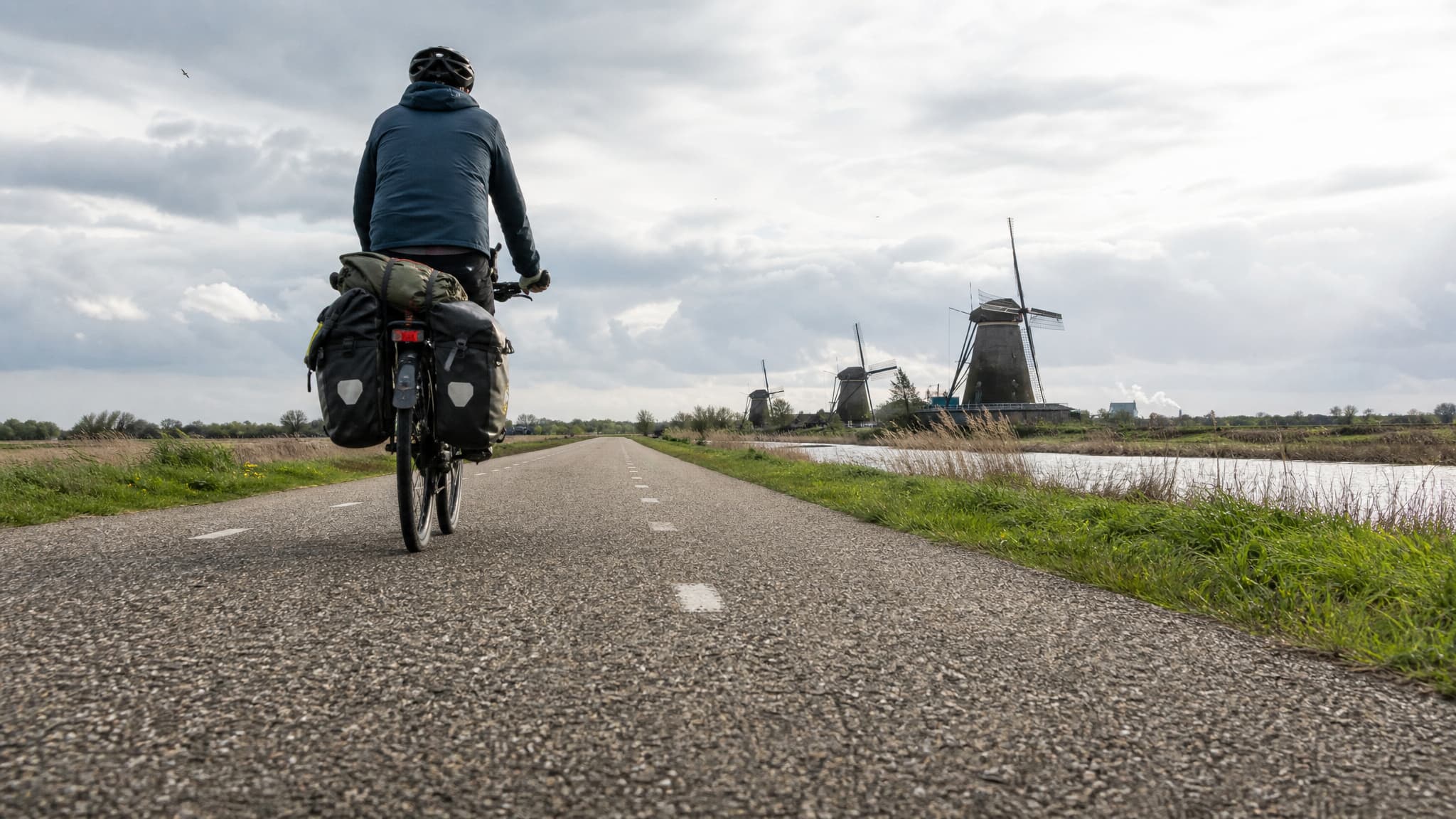 Von Amsterdam nach Brüssel: Windmühlen, Wasserlandschaften und Flanderns Kunststädte