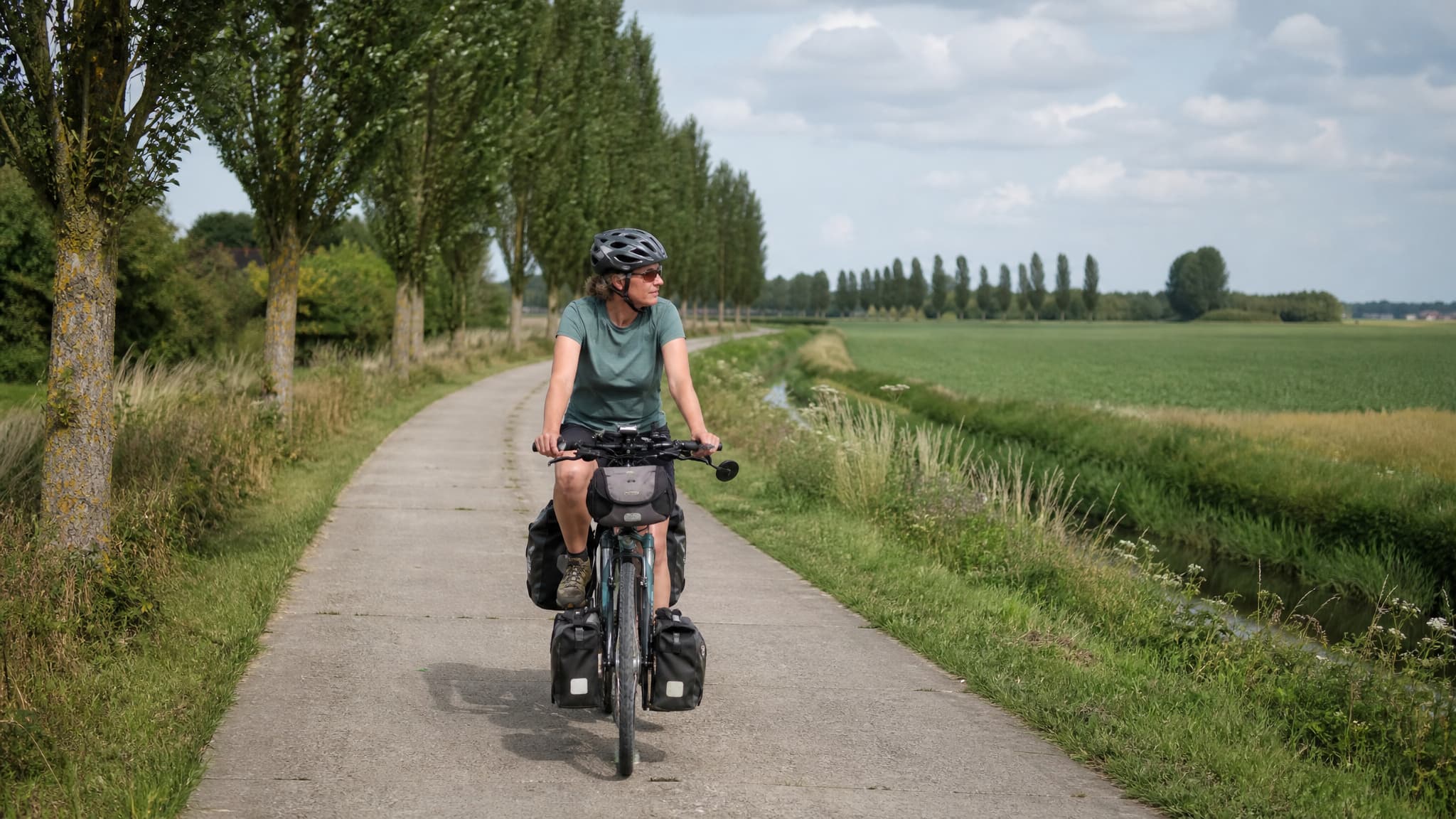 Radreise von Amsterdam nach Paris durch Antwerpen und Brüssel