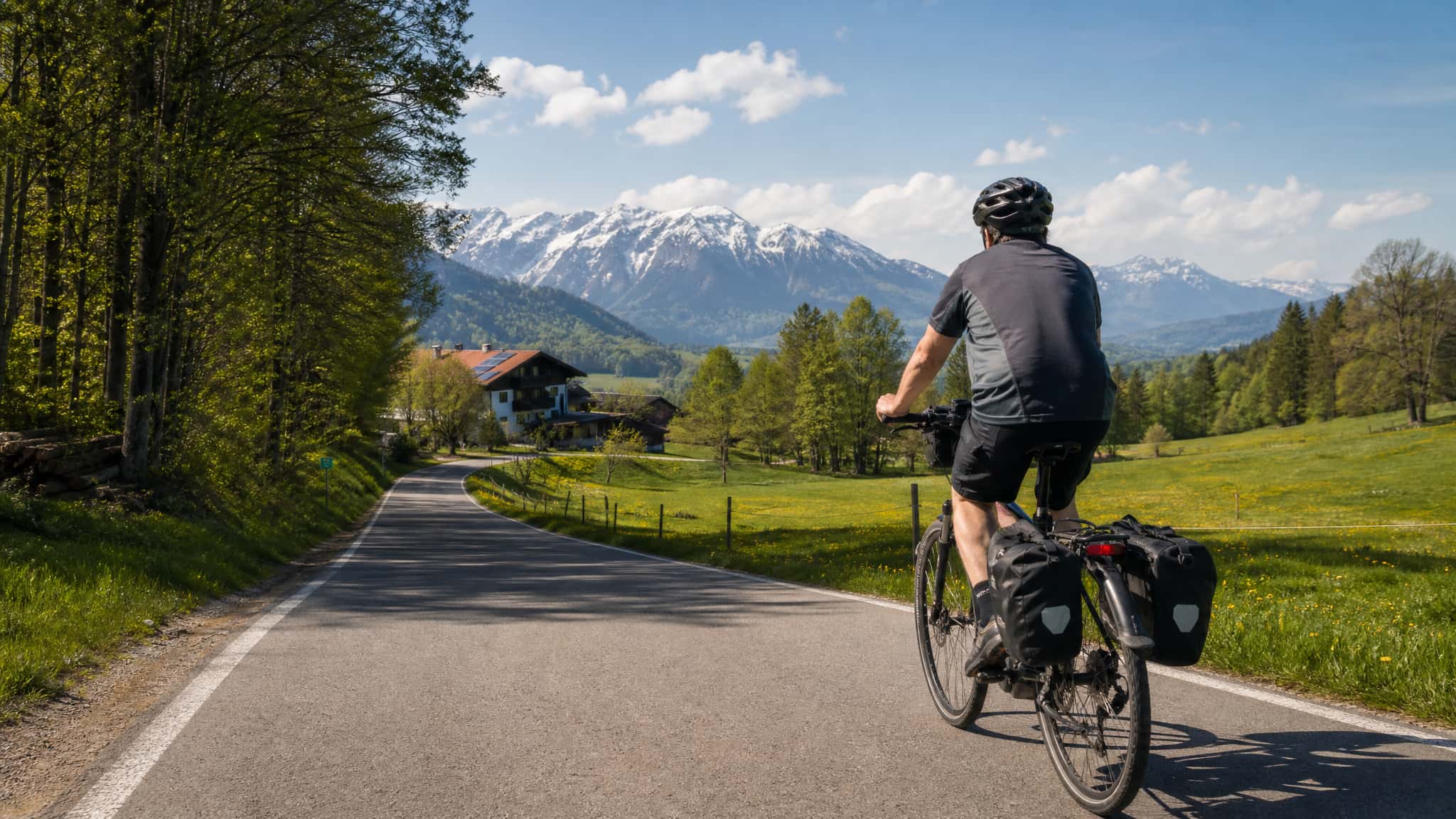 Radreise vom Chiemsee zum Königssee durch die Alpenlandschaft
