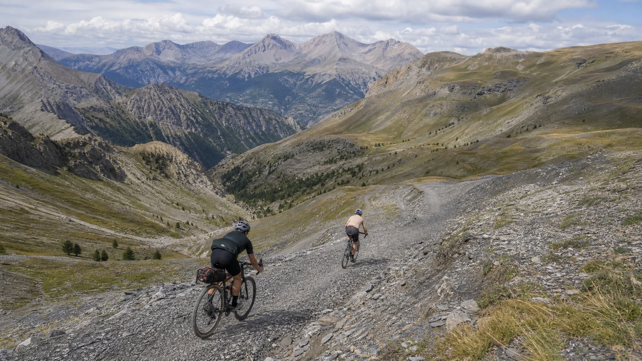 Gravelbike-Reise: Von Briançon über Alpenpässe ans Mittelmeer