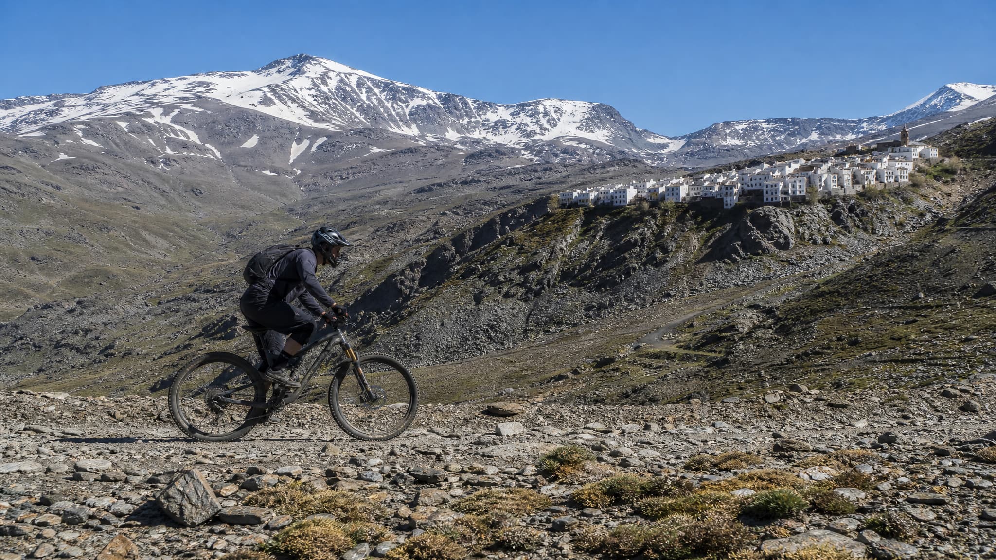 MTB-Radreise: Von Málaga über die höchsten Pässe der Sierra Nevada nach Motril