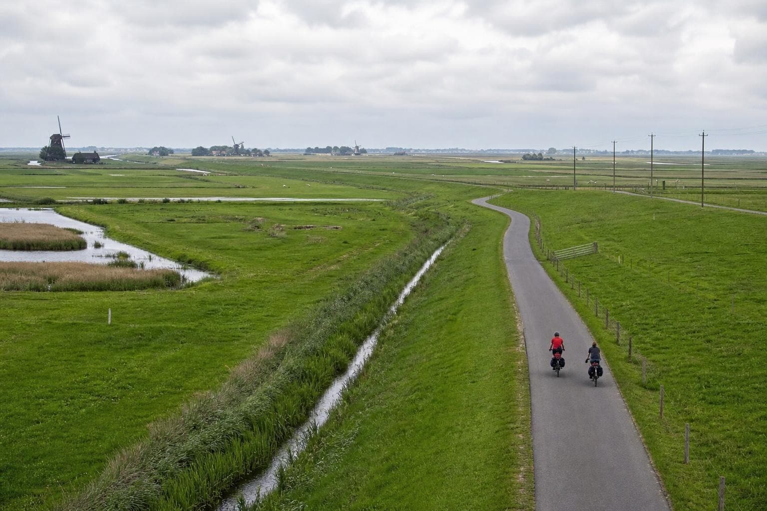 Rundtour ab Oldenburg: Ostfrieslands Windmühlen und Küstendörfer