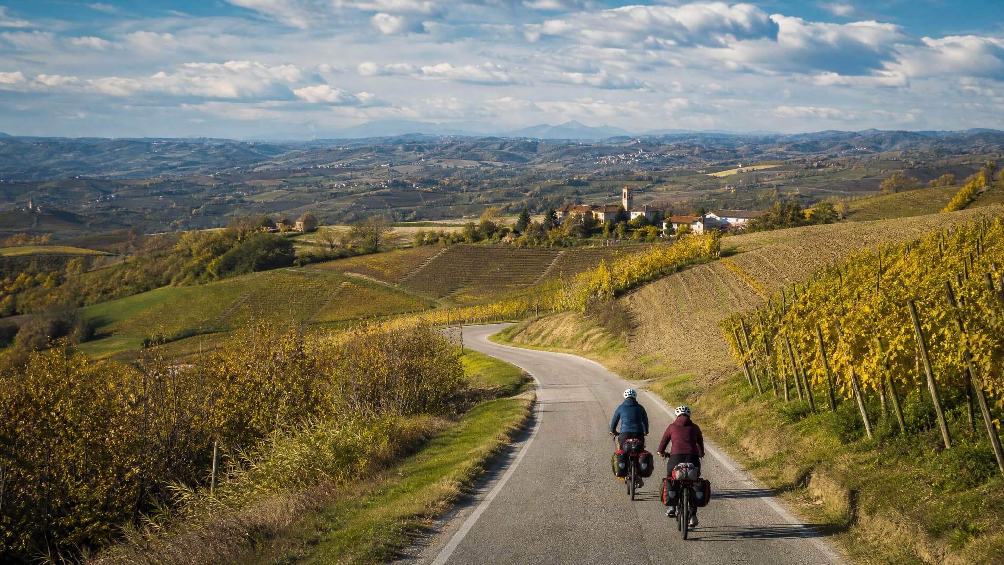 Radreise von Turin nach Sanremo — durch Piemont zu Italiens Blumenriviera