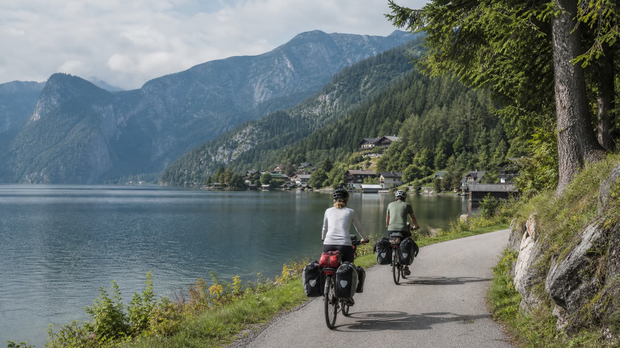 Rundtour durchs Salzkammergut — von See zu See mit Hallstatt