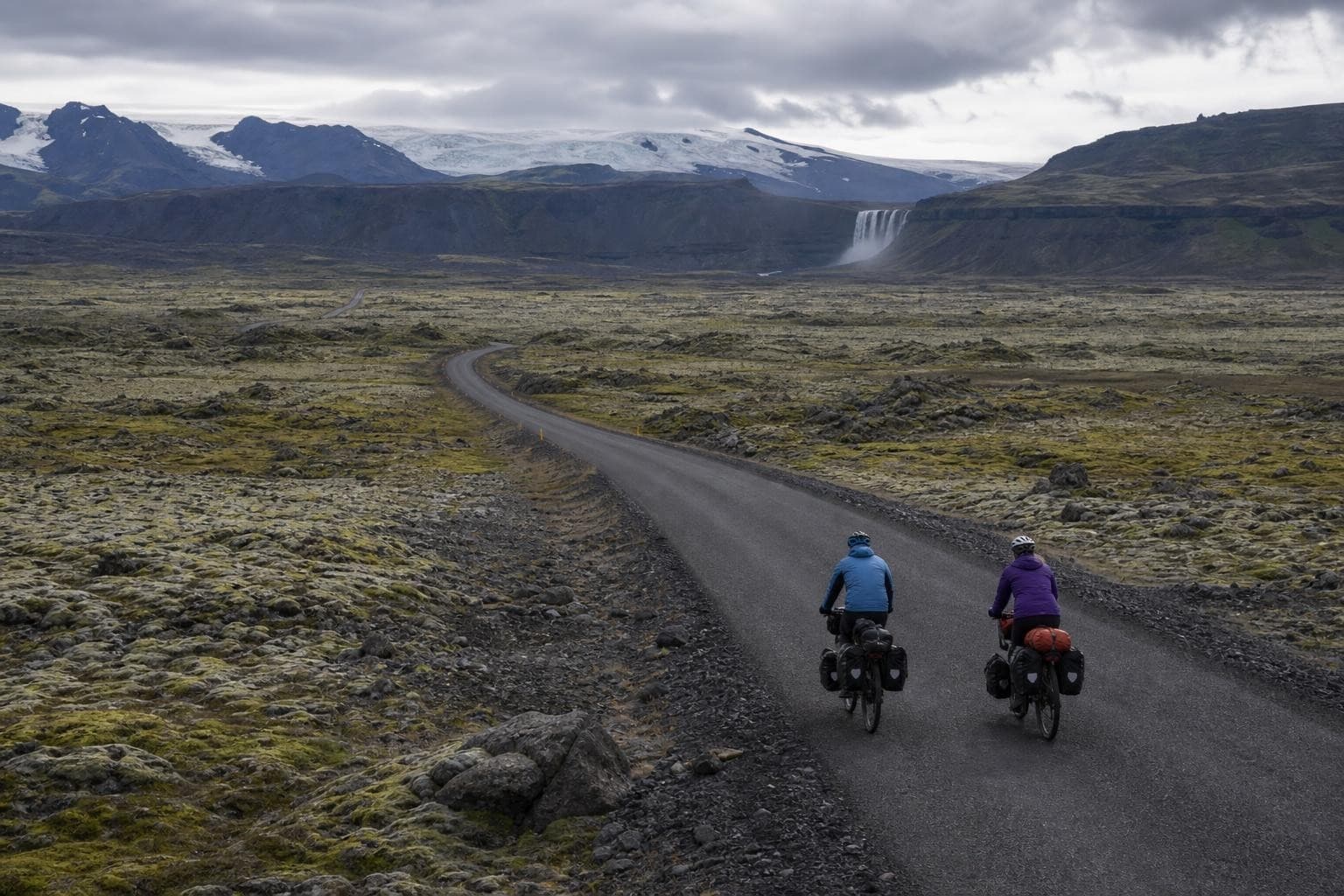 Rundtour Island — Wanderreise durch Feuer und Eis mit Gletschern und Wasserfällen